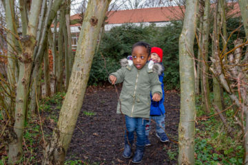 In de tuin van peuteropvang - Up Kinderopvang aan Dr Poelslaan in Rijswijk