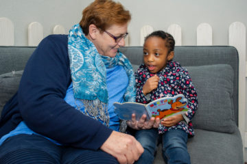 Lezen en voorlezen bij peuteropvang - Up Kinderopvang aan Dr Poelslaan in Rijswijk