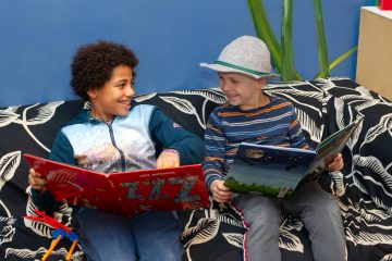 Samen grapjes maken bij buitenschoolse opvang - Up Kinderopvang aan Beetslaan in Rijswijk