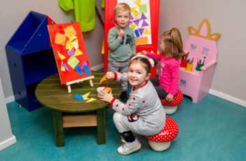 Samen spelen in de speelhoek bij kinderdagverblijf - Up Kinderopvang aan de Wiardi Beckmanlaan in Rijswijk
