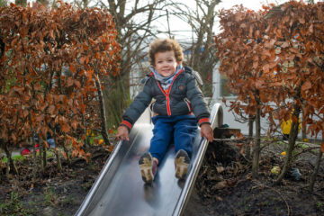 Supersnel van de glijbaan bij kinderdagverblijf - Up Kinderopvang aan de P. van Vlietlaan in Rijswijk