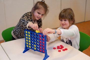 Vier op een rij bij buitenschoolse opvang - Up Kinderopvang aan Caspar Fagelstraat in Delft