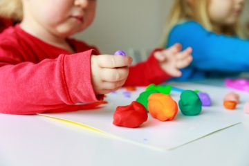 Vanaf welke leeftijd kun je kleien met jonge kinderen?