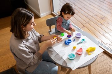 2. Vanaf welke leeftijd kun je kleien met jonge kinderen? – Up kinderopvang in Rijswijk, Delft en Den Haag