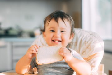 Vanaf wanneer mag een baby brood eten? Up kinderopvang – Rijswijk – Delft – Den Haag